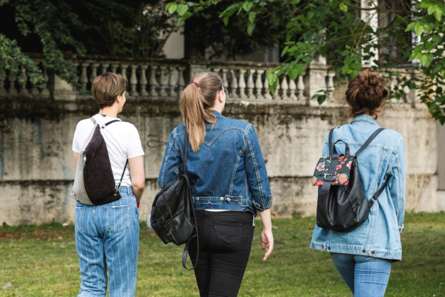 Moderne Börsenanalyse mit Charts und Grafiken